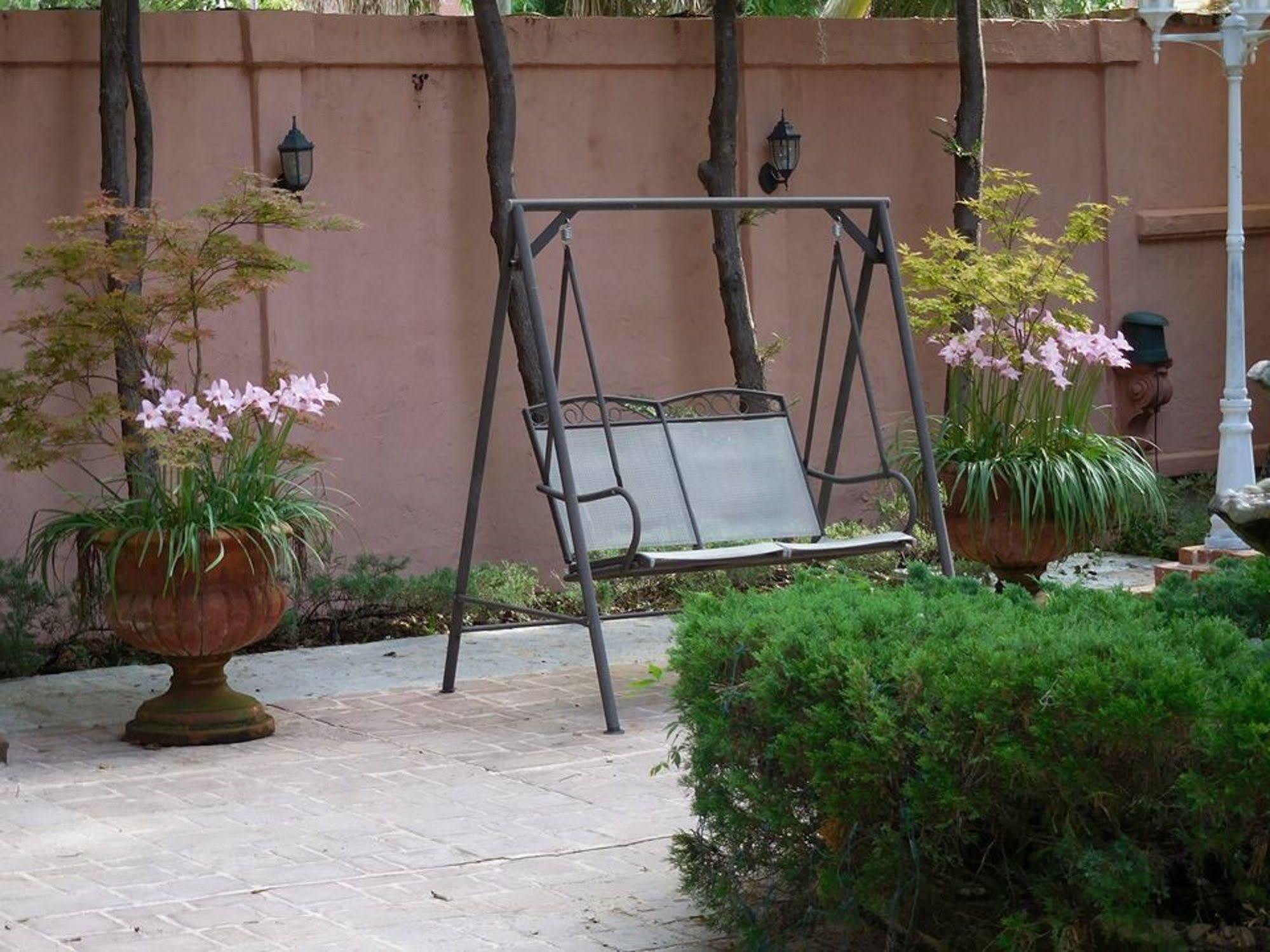 The Cottage Bed & Breakfast Монтичело Екстериор снимка